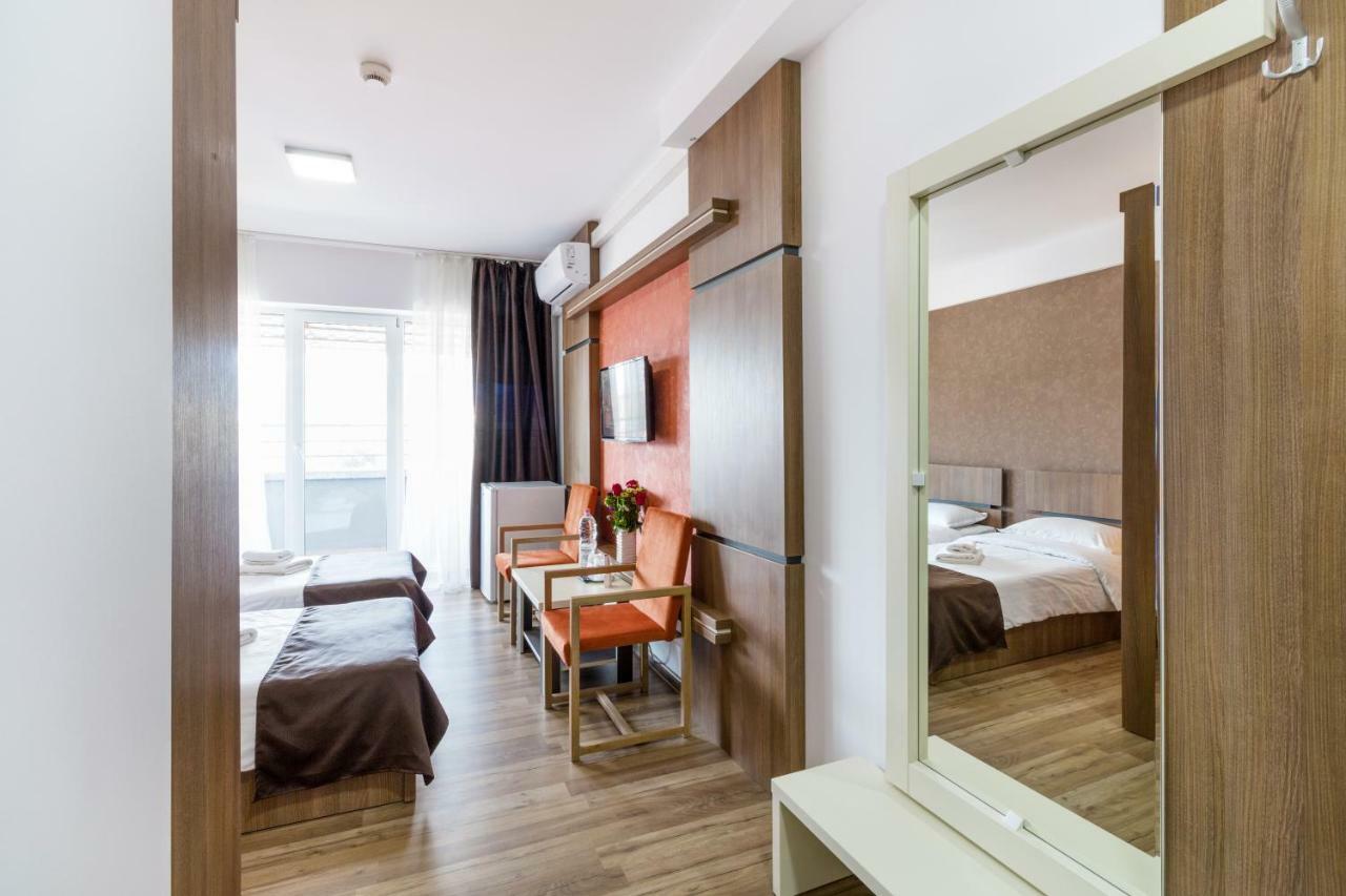 Hb Brilliant Hotel